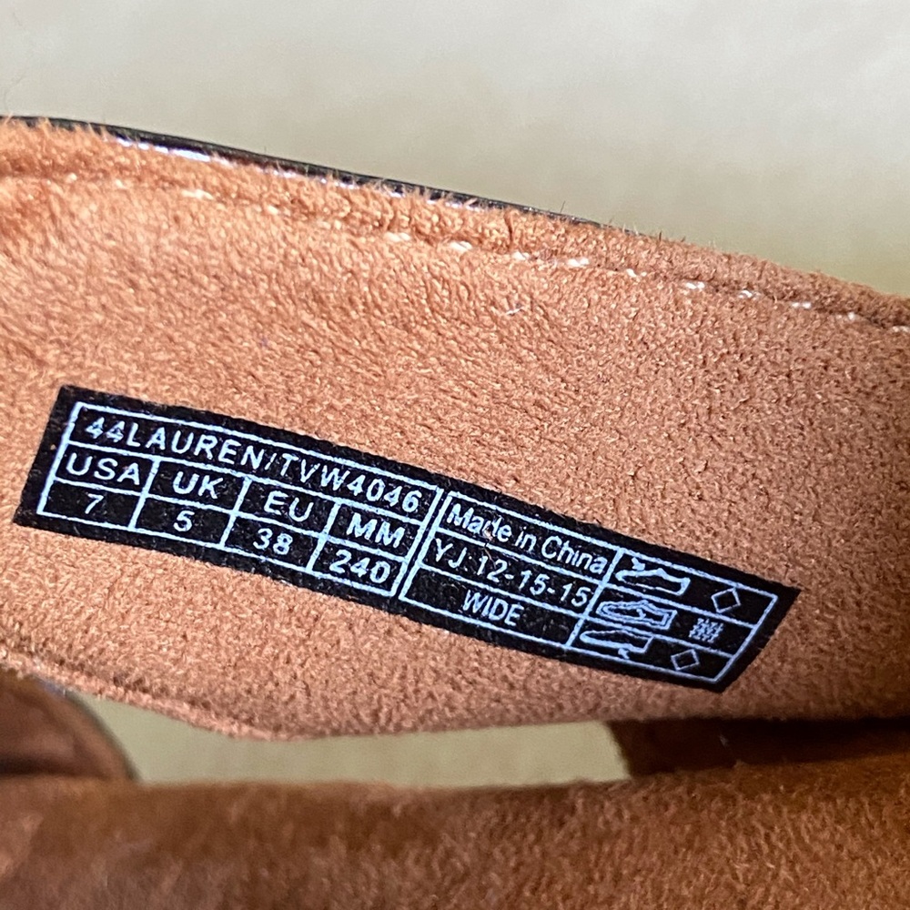 Vionic Slide Sandals Size 7. - image 5